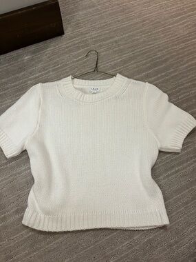LELIS Cropped Cream Short Sleeve Knit Sweater